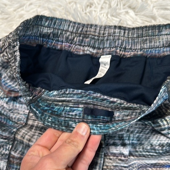 Lululemon Hotty Hot Short *Long 4" Digital Oasis Grey Multi / True Navy - Picture 2 of 6